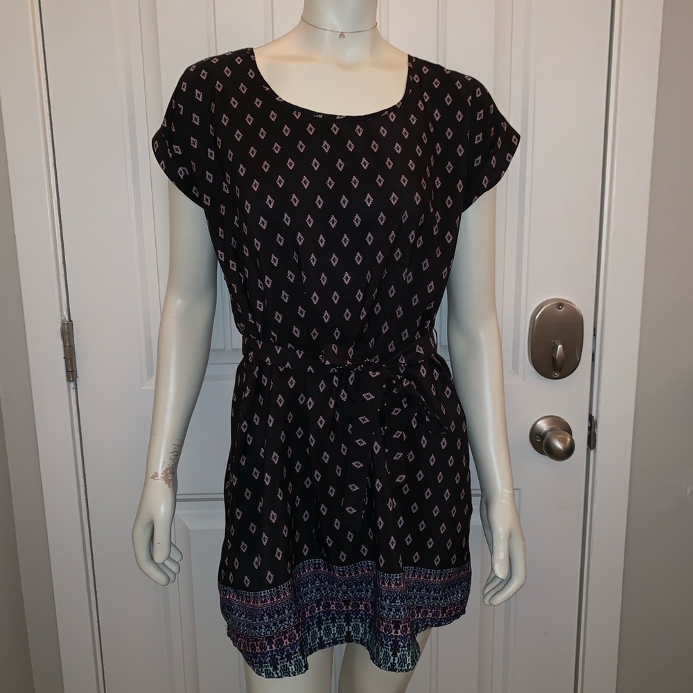 🌸 HIPPIE ROSE AZTEC PRINT DRESS WITH TIE! 🌸